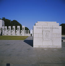 Eagle carved on a monument, National World War II Memorial, Washington DC, USA von Panoramic Images