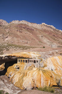 Stone bridge across a river von Panoramic Images