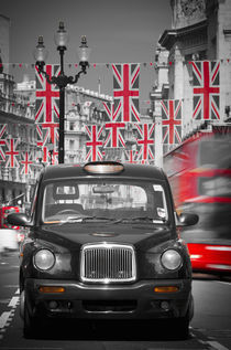 UK. London. Regent Street. Union Jack decorations for Royal Wedding. von Alan Copson