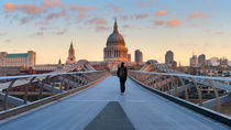 London, St. Paul's Cathedral and Millennium Bridge von Alan Copson