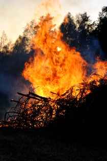 Sonnenuntergang im Lagerfeuer by tinadefortunata