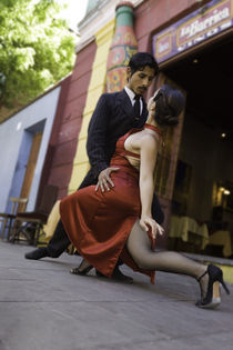 Tango dance couple 1 Buenos Aires La boca by Leandro Bistolfi