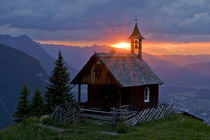 Sonnenaufgang in den Bergen von Johannes Netzer