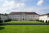 Schloss Bellevue in Berlin by Juana Kreßner