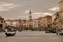 Gondoliere auf dem Canal Grande (Sepia) von Doris Krüger