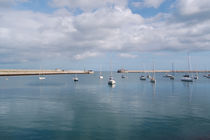 Boote auf spiegelglattem Wasser by julita