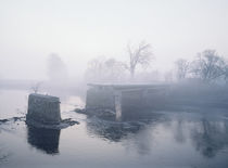 Alte Brücke im Nebel by Sebastian Kaps