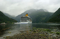 Norwegen - Kreuzfahrschiff im Geirangerfjord von magdeburgerin