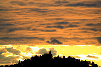 Sonnenuntergang mit Kirche von buellom