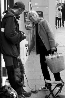 The Big Issue Sellers Friend by Len Bage