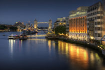 Tower Bridge at Night von tgigreeny