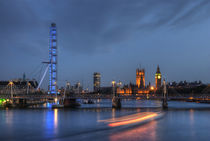 The Thames at Dusk von tgigreeny