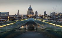 St Paul's and the Bridge von tgigreeny