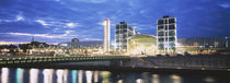 Reflection of buildings in water, Spree River, Central Station, Berlin, Germany von Panoramic Images