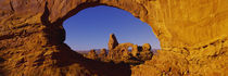 Natural arch on a landscape, Arches National Park, Utah, USA von Panoramic Images