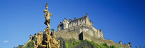 Low angle view of a castle on a hill, Edinburgh Castle, Edinburgh, Scotland von Panoramic Images