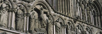 Low angle view of statues carved on wall of a cathedral, Trondheim, Norway von Panoramic Images