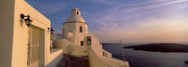Buildings at the waterfront, Santorini, Cyclades Islands, Greece von Panoramic Images