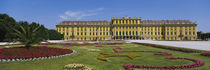 Facade of a building, Schonbrunn Palace, Vienna, Austria von Panoramic Images