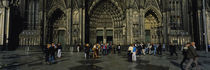 Tourists in front of a cathedral, Cologne Cathedral, Cologne, Germany von Panoramic Images