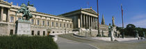 Low angle view of a government building, Parliament Building, Vienna, Austria von Panoramic Images