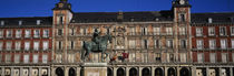  Statue In Front Of A Building, Plaza Mayor, Madrid, Spain von Panoramic Images