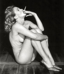 Smoking - Nude von captainsilva