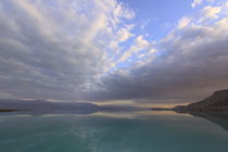 Twilight at the Dead Sea von Hanan Isachar