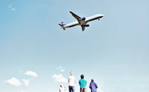 Plane spotters by Lauri Rantanen