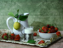 Strawberry with milk von Inna Merkish
