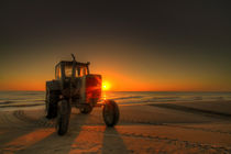Traktor sunrise von photoart-hartmann