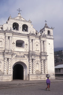 Church in Zunil, Guatemala von John Mitchell