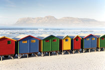 Colourful Beach Huts at Muizenberg, False Bay, South Africa von Neil Overy