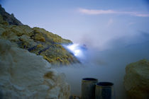 Burning sulfur at sunrise by Alexey Galyzin
