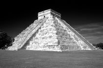 CHICHEN ITZA PYRAMID Yucatan Mexico von John Mitchell