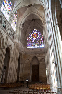 Interior of a church von safaribears