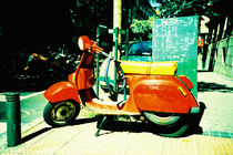 red vespa von Giorgio Giussani