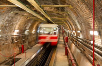 Tunnel von Evren Kalinbacak