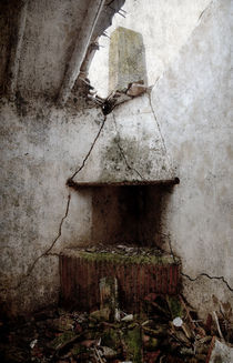 Abandoned little house 2 by RicardMN Photography