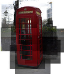 An English phone booth von axel haudiquet