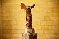 Paris- Louvre Winged Victory of Samothrace von Gautam Tingre