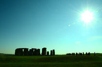 Stonehenge, tourists and the sun by Gautam Tingre