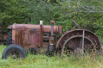 MANCHESTER: Antique Farm Tractor von Danita Delimont