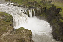 Hafragilsfoss waterfall in Jokulsargljufur National Park von Danita Delimont