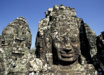 Enigmatic and huge carved heads of the Bayon von Danita Delimont