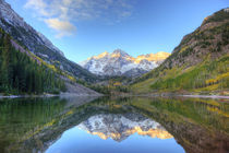 Maroon Bells from Maroon Lake von Danita Delimont