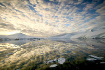 Mountain Ranges around Port Lockeroy with evening light and breaking clouds von Danita Delimont