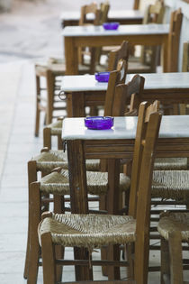 Hania: Venetian Port / Cafe Table / Dawn von Danita Delimont