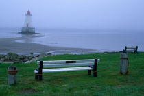 Sandy Point lighthouse on a foggy morning von Danita Delimont