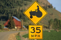 Rural road sign; Methow Valley; Washington State; USA von Danita Delimont